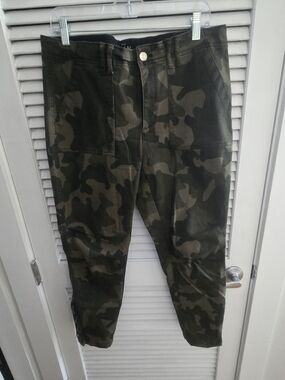 Camo Utility Slim Ankle Pants - Olive Green